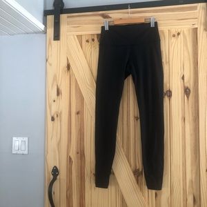 High Rise Wunder Unders. Size 8.